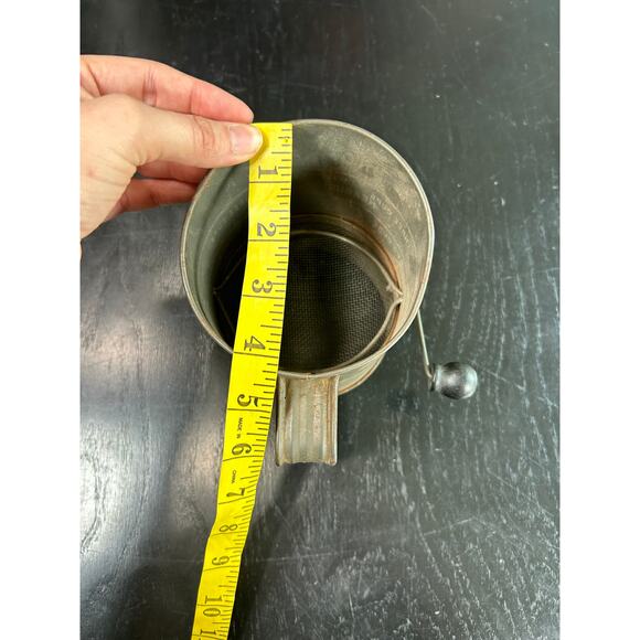 Vtg Metal Measuring Shifter- Bromwells- Rust, Handle- Turns- Farmhouse- Rustic - Picture 5 of 7